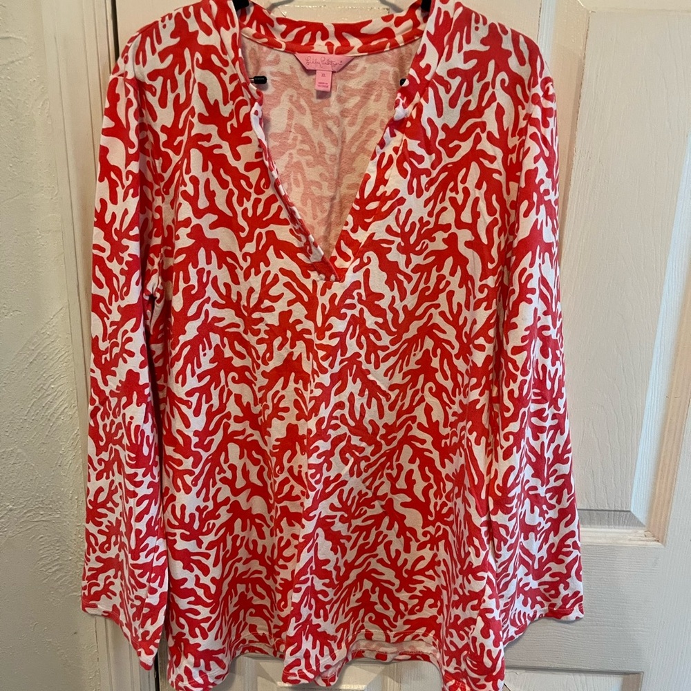 Lilly Pulitzer Coral-Print V-Neck Tunic in Red and White
